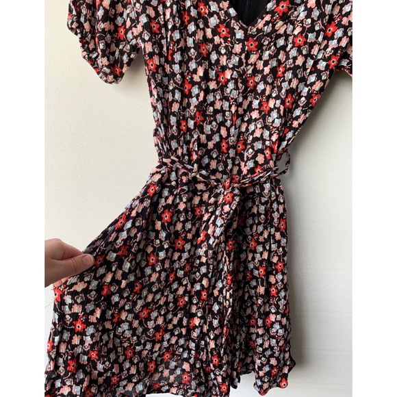 Guess | black and flower print jumper/ romper - Picture 3 of 16